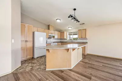 6937 Lakeview Drive, Central Point, OR 97502 - Photo 6