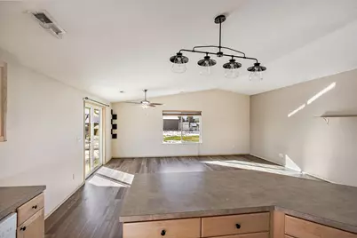 6937 Lakeview Drive, Central Point, OR 97502 - Photo 10