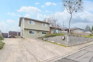 58 SW Western Ave, Grants Pass, OR 97526 - Photo 2