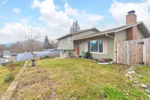 58 SW Western Ave, Grants Pass, OR 97526 - Photo 8