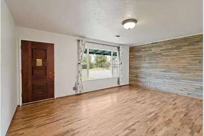 3371 Freeland Road, Central Point, OR 97502 - Photo 8