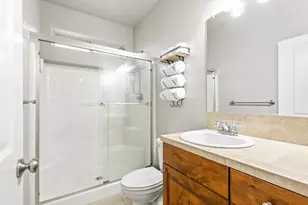 388 NW 29th St, Redmond, OR 97756 - Photo 22