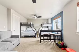 388 NW 29th St, Redmond, OR 97756 - Photo 26