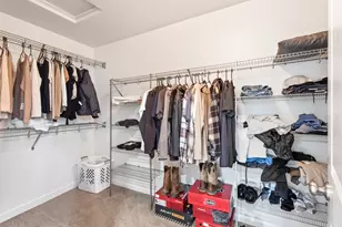 388 NW 29th St, Redmond, OR 97756 - Photo 16