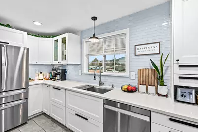 1537 Yucca Street, Medford, OR 97504 - Photo 8