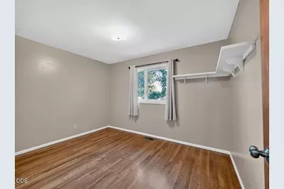 2430 Berkeley Street, Klamath Falls, OR 97601 - Photo 12