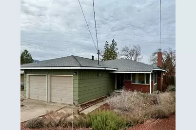 2430 Berkeley Street, Klamath Falls, OR 97601 - Photo 2