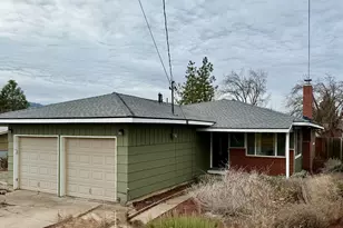 2430 Berkeley St, Klamath Falls, OR 97601 - Photo 2