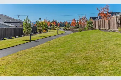 3915 NE Oakside Lp, Bend, OR 97701 - Photo 22