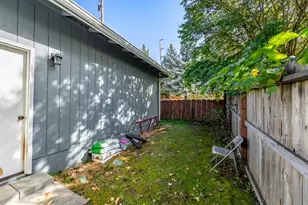 1093 NE Hillcrest Dr, Grants Pass, OR 97526 - Photo 26