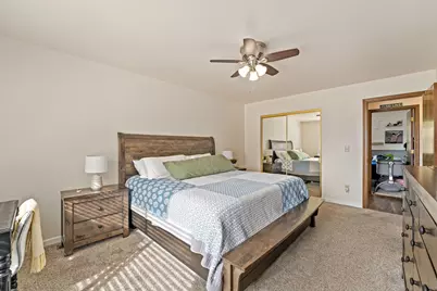 1093 NE Hillcrest Drive, Grants Pass, OR 97526 - Photo 16