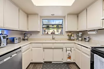 1093 NE Hillcrest Drive, Grants Pass, OR 97526 - Photo 6