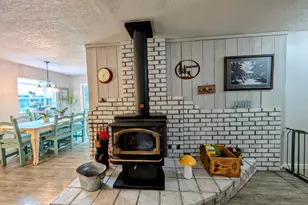 898 Williamson Loop, Grants Pass, OR 97526 - Photo 4