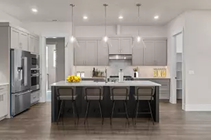 1325 NW Ochoa Dr, Bend, OR 97703 - Photo 4