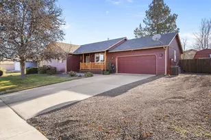 848 NW Negus Ln, Redmond, OR 97756 - Photo 2