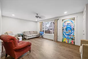 381 Benson St, Medford, OR 97501 - Photo 2