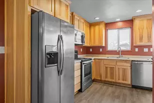 381 Benson St, Medford, OR 97501 - Photo 16