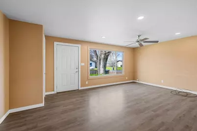 381 Benson Street, Medford, OR 97501 - Photo 12