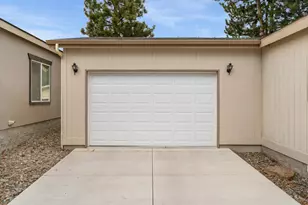 2395 SW Yarrow Creek Dr, Redmond, OR 97756 - Photo 26