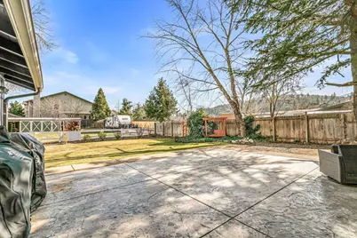 3065 Griffin Creek Road, Medford, OR 97501 - Photo 28