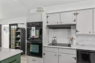 3065 Griffin Creek Rd, Medford, OR 97501 - Photo 14