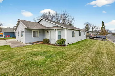 1035 N Keene Way Drive, Medford, OR 97504 - Photo 1