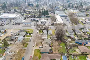 840 W Stewart Ave, Medford, OR 97501 - Photo 16