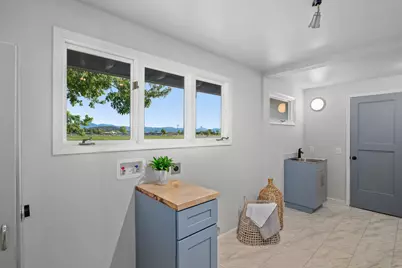 5900 McLoughlin Drive, Central Point, OR 97502 - Photo 44