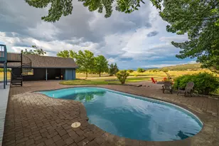 5900 McLoughlin Dr, Central Point, OR 97502 - Photo 48