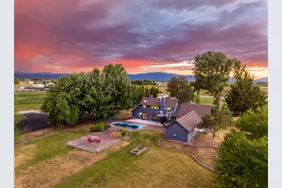 5900 McLoughlin Drive, Central Point, OR 97502 - Photo 1