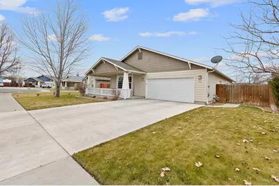 736 NE Sandstone Court, Prineville, OR 97754 - Photo 2