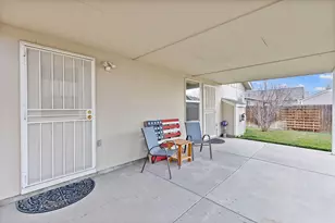 736 NE Sandstone Ct, Prineville, OR 97754 - Photo 6
