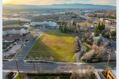 1020 Ellendale Drive, Medford, OR 97504 - Photo 8