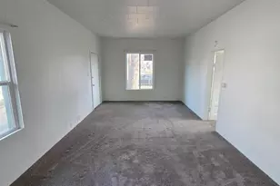 718 N 10th St, Klamath Falls, OR 97601 - Photo 4