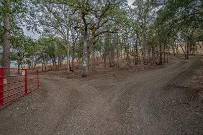 739 W Rolling Hills Drive, Eagle Point, OR 97524 - Photo 42