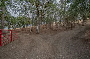 739 W Rolling Hills Dr, Eagle Point, OR 97524 - Photo 42