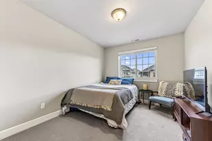 21400 NE Evelyn Pl, Bend, OR 97701 - Photo 22