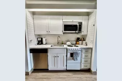 18575 SW Century Drive SW # 812, Bend, OR 97702 - Photo 4