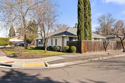 2906 Aldersgate Road, Medford, OR 97504 - Photo 2