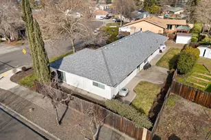 2906 Aldersgate Rd, Medford, OR 97504 - Photo 32