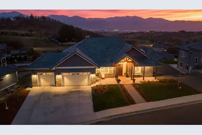 5623 Autumn Park Drive, Medford, OR 97504 - Photo 2