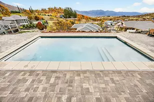 5623 Autumn Park Dr, Medford, OR 97504 - Photo 32