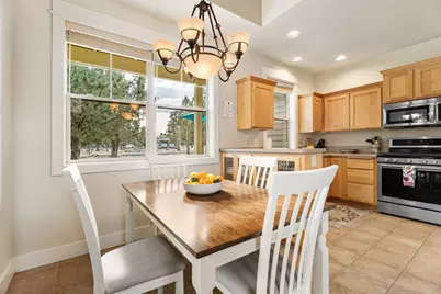 10990 Desert Sky Loop, Redmond, OR 97756 - Photo 8