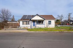 920 W 2nd St, Medford, OR 97501 - Photo 1