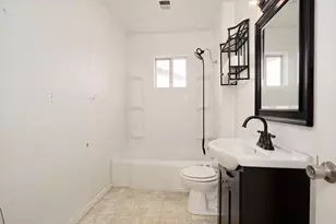 920 W 2nd St, Medford, OR 97501 - Photo 12