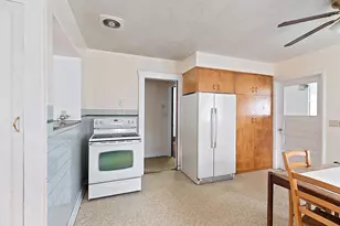 806 SE Grandview Ave, Grants Pass, OR 97527 - Photo 10