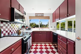 8957 SW Terwilliger Blvd, Portland, OR 97219 - Photo 8