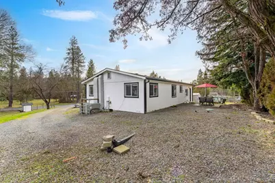 2168 Lonnon Road, Grants Pass, OR 97527 - Photo 22