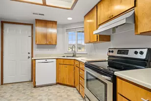 992 Glengrove Ave, Central Point, OR 97502 - Photo 10