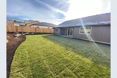 3357 Bryson Way, Medford, OR 97504 - Photo 4